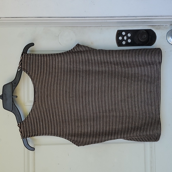 3/$30 Orchid Tank Top - Picture 2 of 4